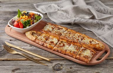 Kıymalı Kaşarlı Pide