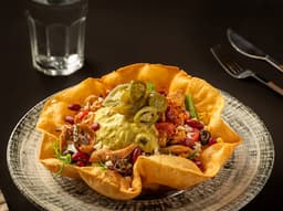 Tavuklu Taco Salata