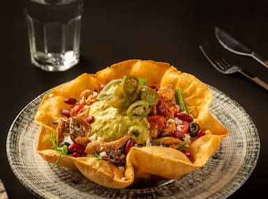 Tavuklu Taco Salata