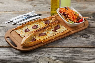 Sucuk Kaşarlı Pide