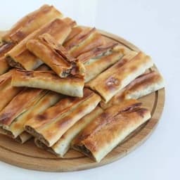 Bafra Usulü Kavurmalı Ve Kaşarlı Pide