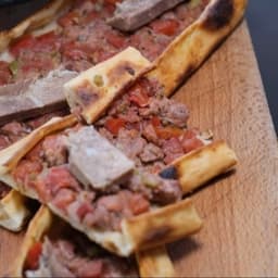 Kavurmalı Pide