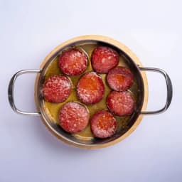 Sade Sucuk Tava