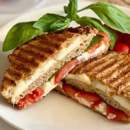 Kaşarlı Domatesli Tost