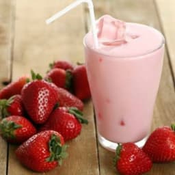 Çilekli Milkshake