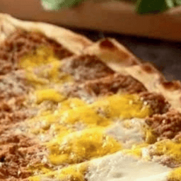 Kıymalı Yumurtalı Pide