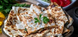 Sucuklu Kaşarlı Gozleme