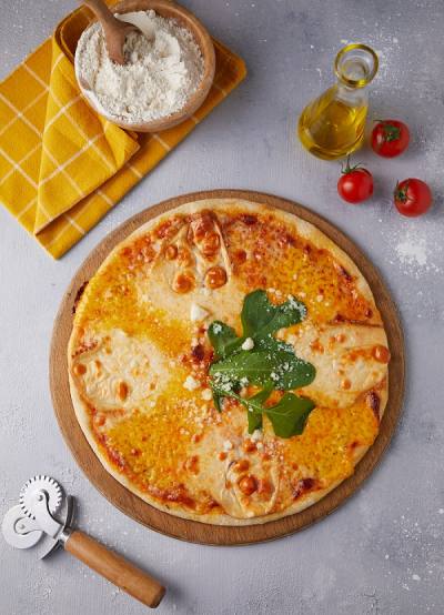 4 PEYNİRLİ PİZZA