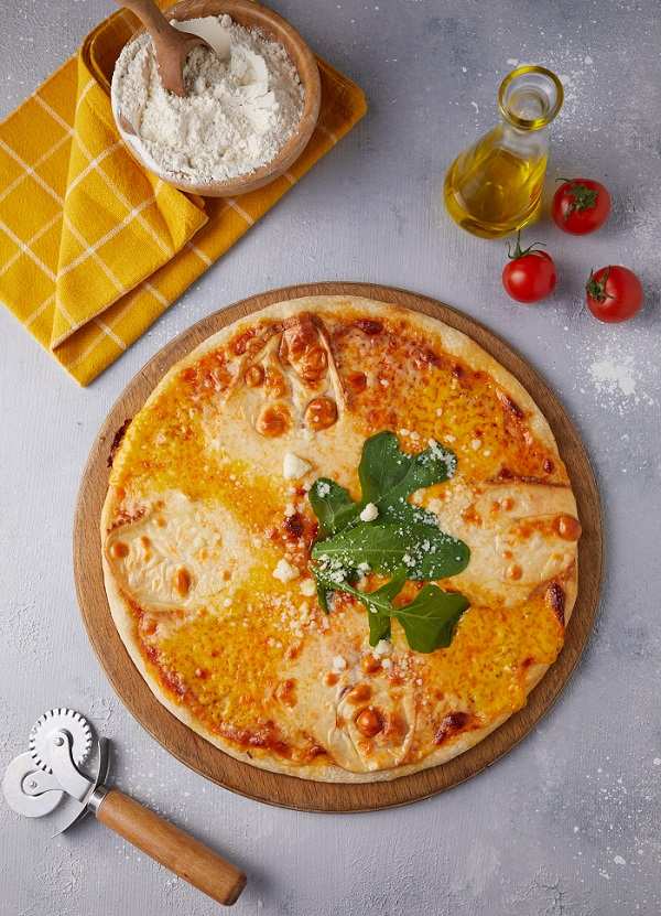 4 PEYNİRLİ PİZZA