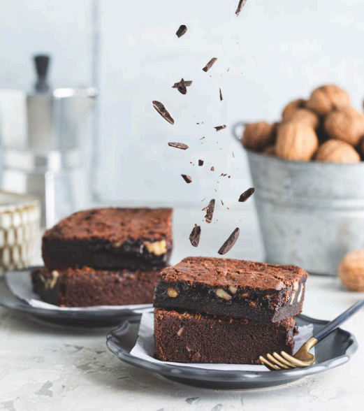 CEVİZLİ ISLAK BROWNİE