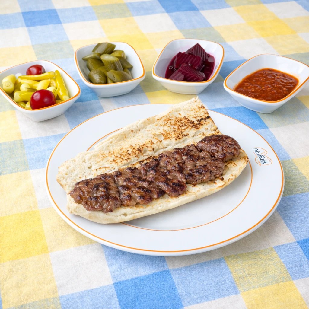 Üç Çeyrek Ekmek Arası Köfte