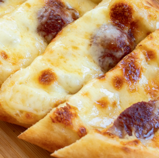 Kaşarlı Sucuklu Pide